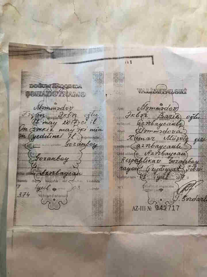 Məşqçisindən hamilə qaldığı deyilən idmançı övladının metirkasının   FOTOSUNU YAYDI